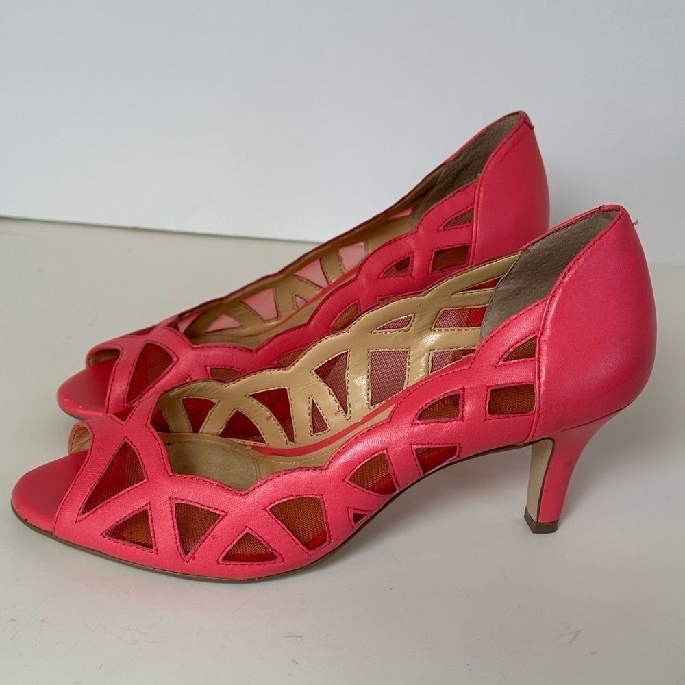 Alex Marie Retro 80’s Style Flamingo Pink Scalloped Design Heels Sz 7.5 M